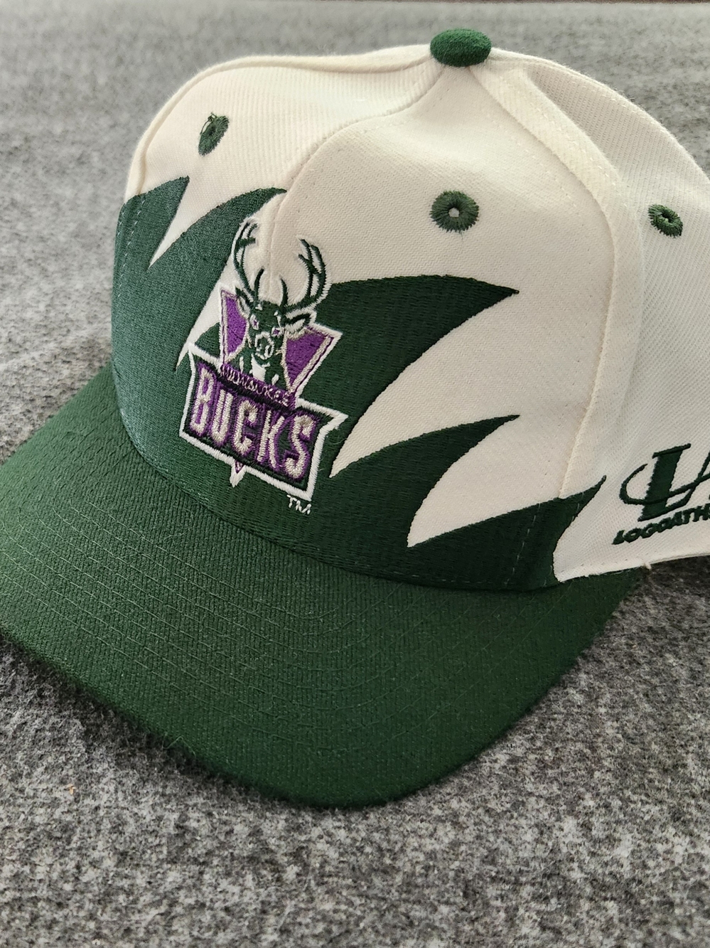 Vintage 90s Milwaukee Bucks Logo Athletic Hat